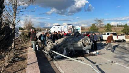 Afyonkarahisar'da feci kaza: Otomobil devrildi! 