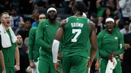 Boston Celtics, play-off'ları garantileyen ilk takım oldu