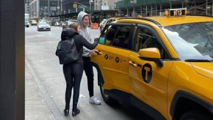 Eylem Tok ve oğlu New York'ta görüntülendi! Güle eğlene geziyorlar