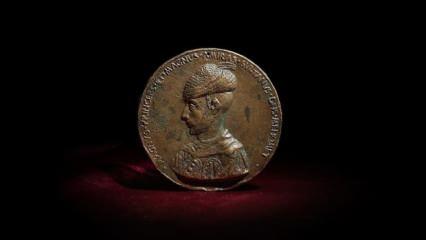 Fatih Sultan Mehmet'in dönemindeki "tılsımlı madalyon" Londra'da açık artırmaya çıkacak