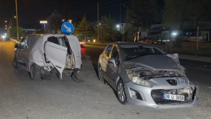 Bursa'da otomobil ile hafif ticari araç çarpıştı: 9 yaralı