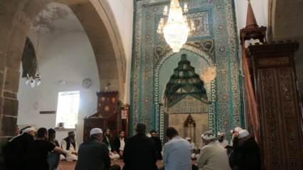 Camilerde itikafa girenler ramazanın son günlerini ibadetle geçiriyor