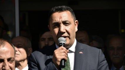 Gümüşhane Belediye Başkanı Vedat Soner Başer mazbatasını aldı