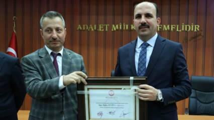Konya Büyükşehir Belediye Başkanı Altay mazbatasını aldı