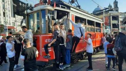 İstiklal Caddesi'nde nostaljik tramvay seferleri durduruldu