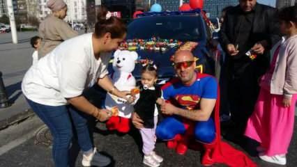 Yerli S&uuml;permen Taksim'de &ccedil;ocukları sevindirdi