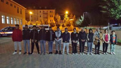 Edirne'de durdurulan bir araçtan 13 düzensiz göçmen çıktı