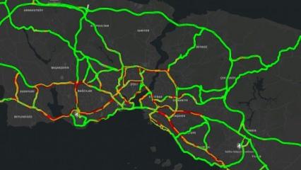 Fırtına ve sağanak İstanbul trafiğini vurdu!