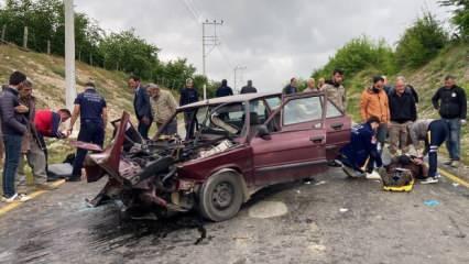 Otomobille hafif ticari araç kafa kafaya çarpıştı: 1 ölü, 3 yaralı