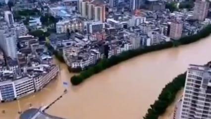 Sular altında kalan Çin'den korkutucu görüntüler