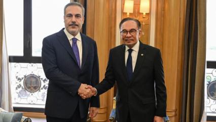 Bakan Fidan Malezya Başbakanı İbrahim ile görüştü