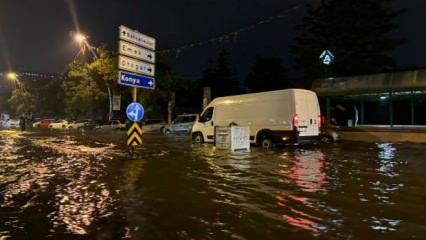 Başkent Ankara'yı sağanak vurdu! Cadde ve sokaklar göle döndü