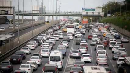 İstanbul'da haftanın ilk iş günü yoğun trafikle başladı