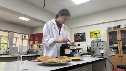 Ortaokul öğrencisi, bitki özlerinden ekmeğin küflenmesini geciktiren katkı maddesi üretti!