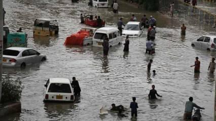Pakistan, 1961'den bu yana 'en yağışlı nisan' ayını yaşadı