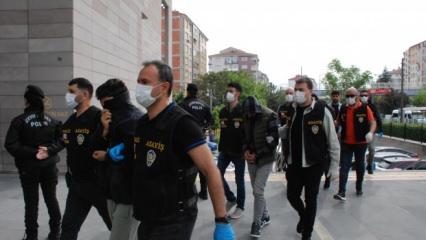  Eskişehir'de ucuza yağ ve şeker satma vaadiyle 43 kişiyi dolandıran 5 şüpheli tutuklandı