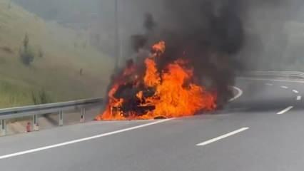 Pendik'te korku dolu anlar! Minibüs alev topuna döndü