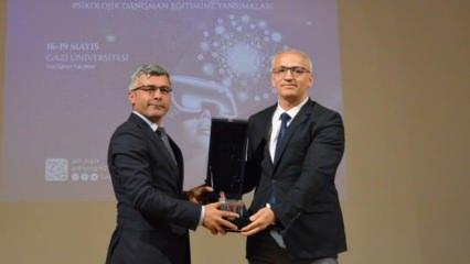 Eğitimci Yazar Şahin Aybek'e Empati Ödülü