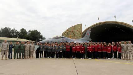 Lise öğrencilerinden Merzifon 5. Ana Jet Üs Komutanlığına ziyaret