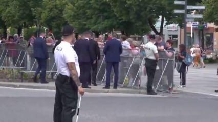  Slovakya Başbakanı Robert Fico'ya saldırı anı ortaya &ccedil;ıktı...