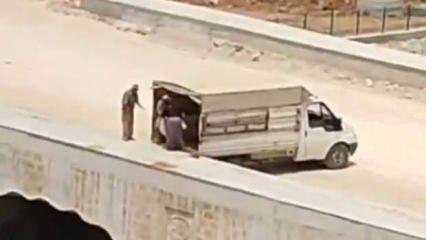 Mardin’de skandal görüntü! Kamyonetteki çöpleri dereye boşalttılar