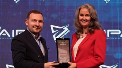 AI Tomorrow Summit 2024'te &lsquo;E-Yemek&rsquo; &ouml;d&uuml;l&uuml;n&uuml;n sahibi Yemeksepeti oldu