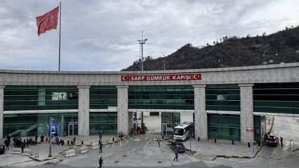 Sarp Sınır Kapısı'nda tır geçişleri 26 Mayıs'ta 1309'a ulaşarak rekor kırdı