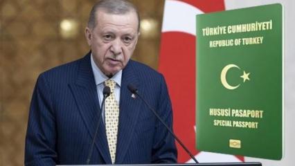 Cumhurbaşkanı Erdoğan’a bizzat söylendi! Gazeteciler ‘yeşil pasaport’ istiyor