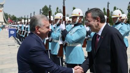 Özbekistan Cumhurbaşkanı Mirziyoyev Ankara'da! Erdoğan resmi törenle karşıladı