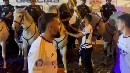 Real Madrid otobüsüne eşlik eden atlı polis bakın kim çıktı!