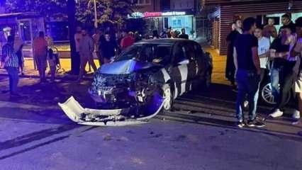 Bursa'da feci kaza: 5 canı taşıyan otomobil direğe çarptı