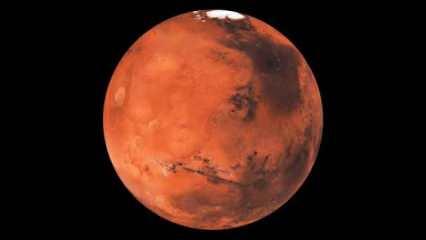Mars'ta 60 olimpik yüzme havuzu büyüklüğünde donmuş su keşfedildi