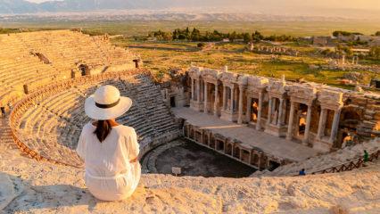 Turizm sezonunda m&uuml;ze ve &ouml;ren yerlerinin ziyaret saatleri uzatıldı
