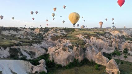 Kapadokya’da her 8 turistten biri balon turu yapıyor