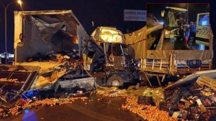 Yolcu otobüsü ile tır çarpıştı: 14 yaralı