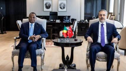 Dışişleri Bakanı Hakan Fidan Kongolu mevkidaşıyla görüştü