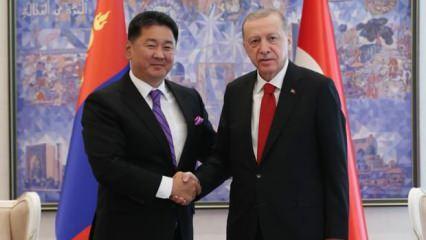 Erdoğan, Moğolistan Cumhurbaşkanı Khurelsukh ile bir araya geldi