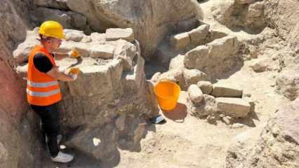 Kapadokya'da bir ilk yaşandı! Kayadan oyma mezar olmayan nekropol alana ulaşıldı