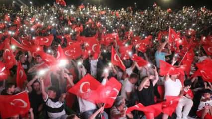 Türkiye bayram yeri! Milyonlar sokaklara döküldü
