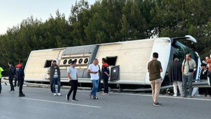 Uşak'ta yolcu otobüsü devrildi: 11 yaralı