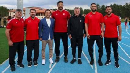 Bakan Bak olimpiyatlara hazırlanan sporcuları ziyaret etti