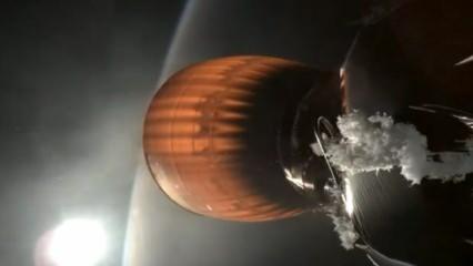 Space X’in Falcon 9 roketi uzayda patladı!