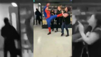 Marketteki kadın kavgasına Spider-Man karıştı