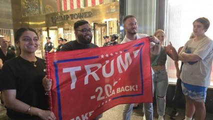 Trump destekçileri Trump Tower önünde toplandı