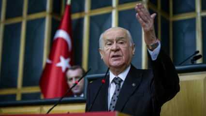 Bahçeli'den 15 Temmuz açıklaması! "Karanlık senaryo hazırlığındakilere" ikazen tavsiye