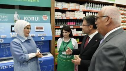 Emine Erdoğan'dan Tarım Kredi markete ziyaret