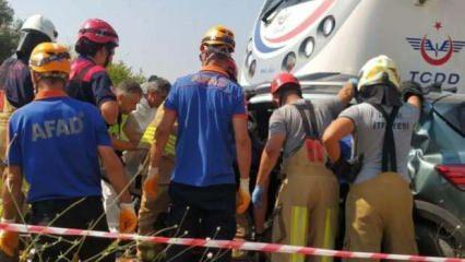 Korkunç kaza: Yolcu treni otomobile çarptı: 3 ölü