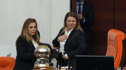 TBMM Başkanvekili Gülizar Biçer Karaca, mecliste rahatsızlandı