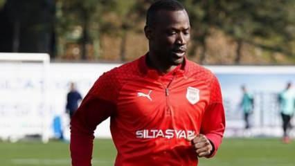 Arda Turan, yeni golcüsünü İstanbul'da buldu