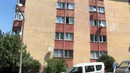 Bahçelievler'de tedirgin eden görüntü! Binaların cephesinde çatlak, zemininde boşluk 